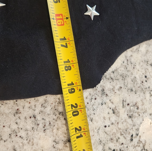 Forever 21 kiss shirt small.                   Bin 30 - Picture 10 of 10